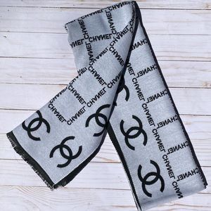 Chanel Wool cashmere scarf